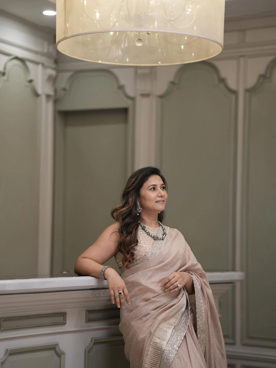 Thabitha Sukumar Shines in Saree