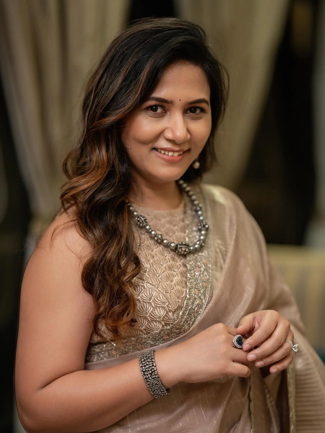 Thabitha Sukumar Shines in Saree