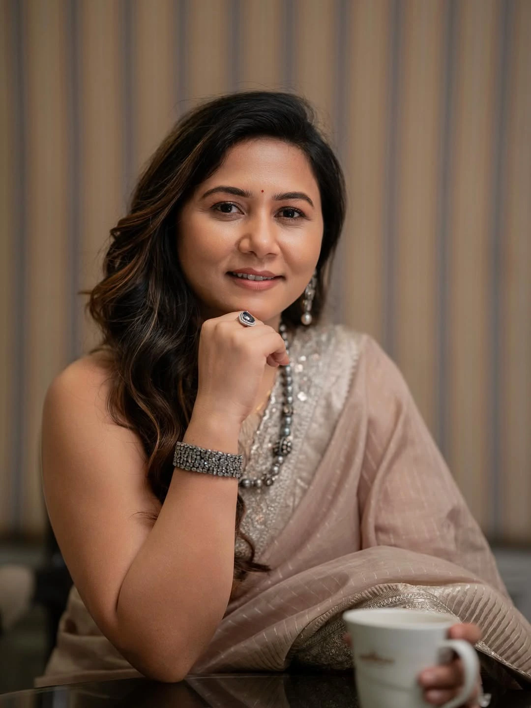 Thabitha Sukumar Shines in Saree