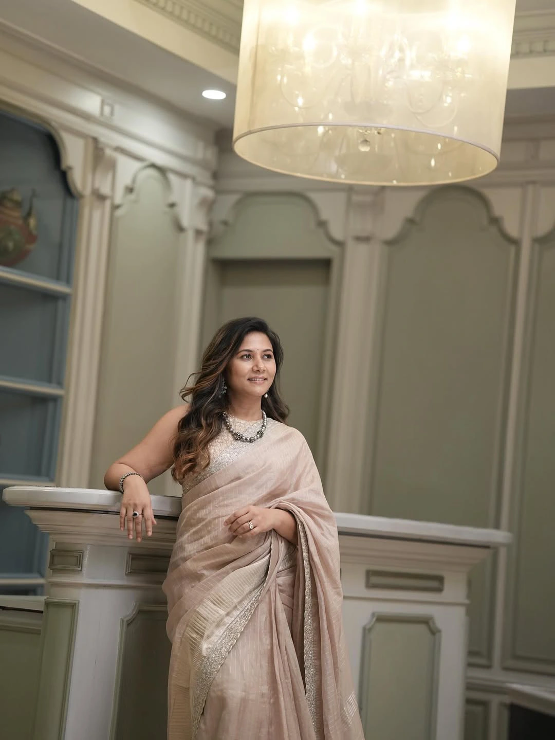 Thabitha Sukumar Shines in Saree