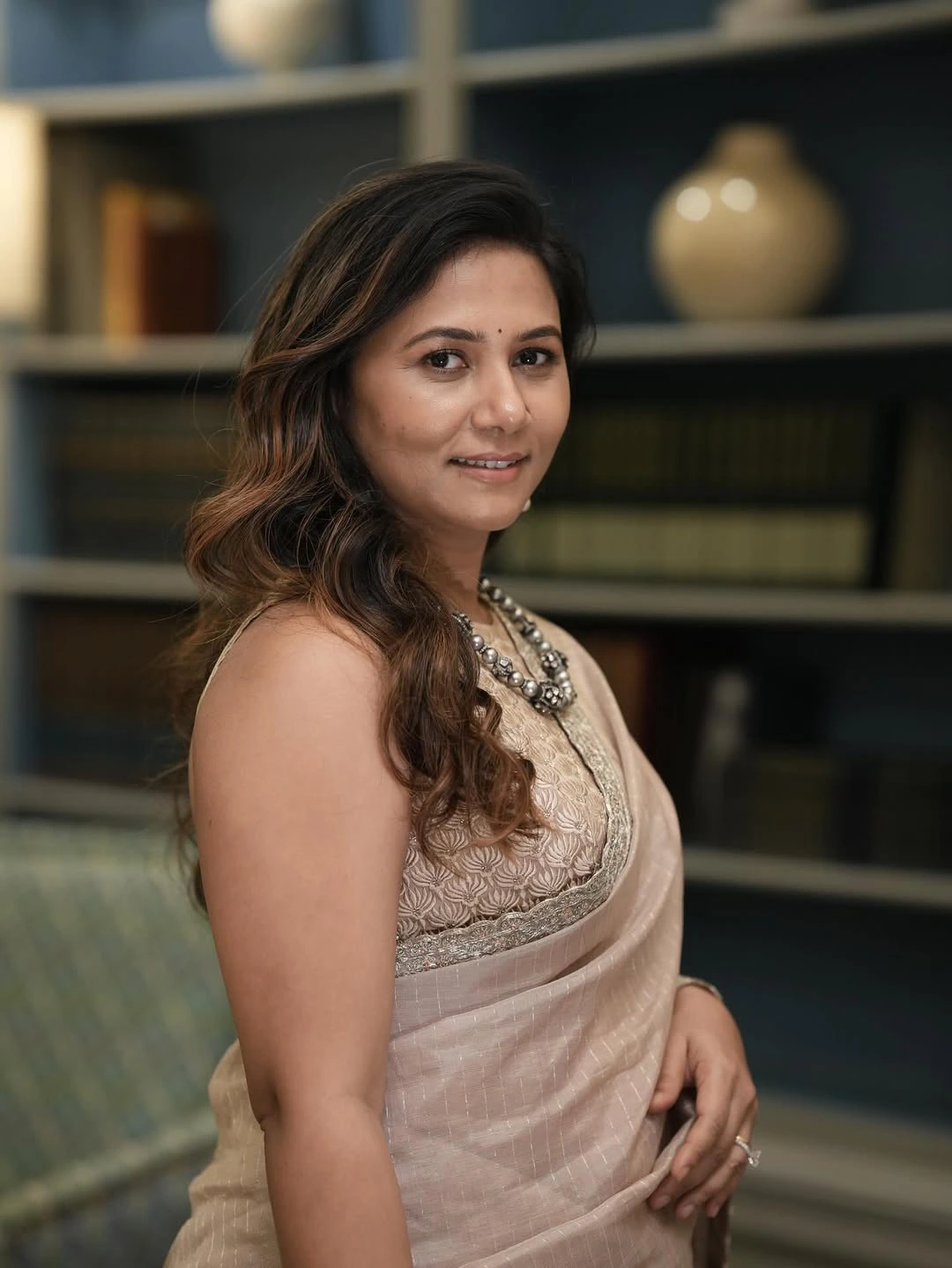 Thabitha Sukumar Shines in Saree