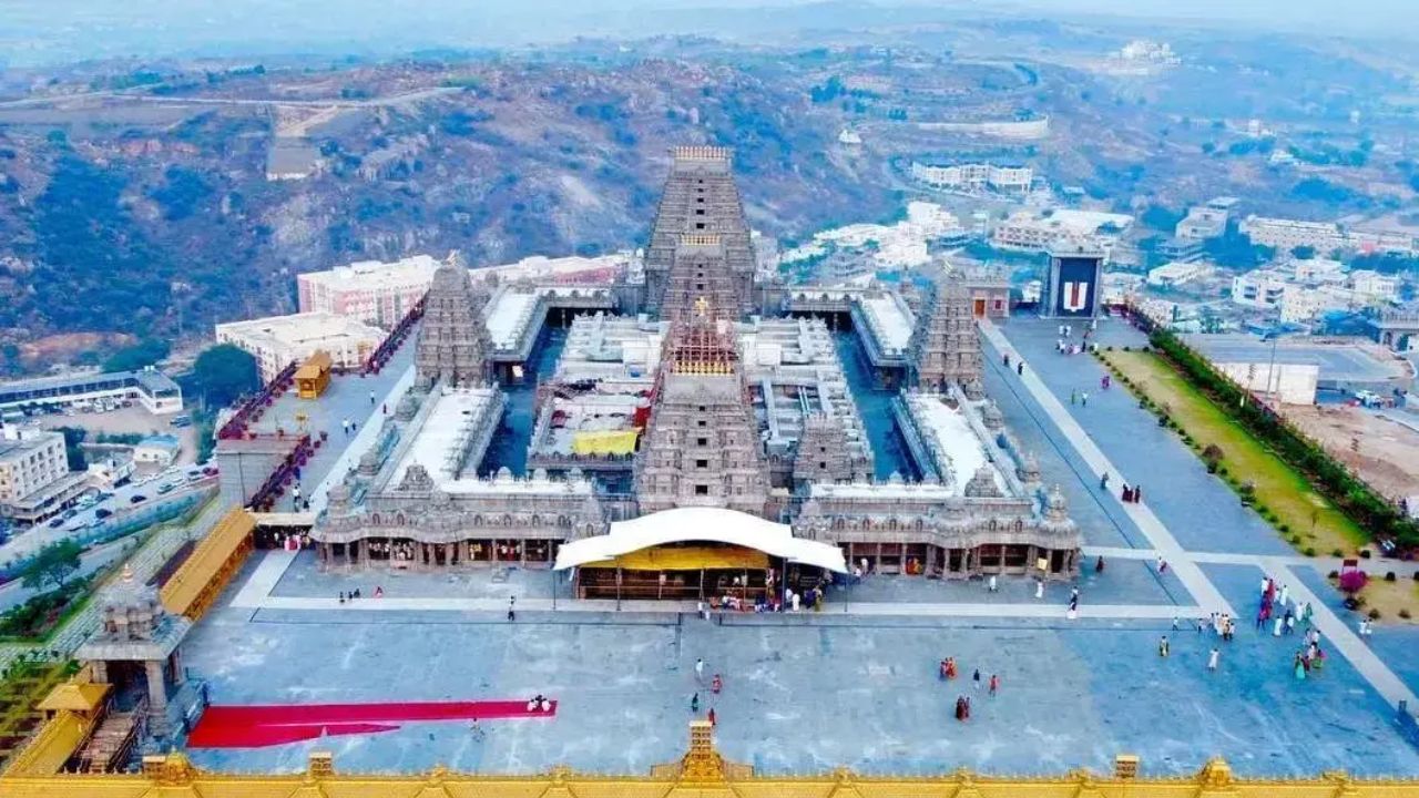 Yadagirigutta Temple: నీ ఆశీస్సులతో వచ్చిన సంపదను నీకే ఇచ్చేస్తున్నాను స్వామి.. రూ.4 కోట్ల భవనాన్ని విరాళంగా ఇచ్చిన భక్తుడు.. Yadagirigutta Temple: నీ ఆశీస్సులతో వచ్చిన సంపదను నీకే ఇచ్చేస్తున్నాను స్వామి.. రూ.4 కోట్ల భవనాన్ని విరాళంగా ఇచ్చిన భక్తుడు..