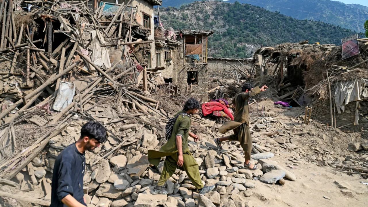 Afghanistan Earthquake: అఫ్ఘానిస్థాన్లో మరో భూకంపం.. 1,400 మృతిని మరవకముందే.. Afghanistan Earthquake: అఫ్ఘానిస్థాన్లో మరో భూకంపం.. 1,400 మృతిని మరవకముందే..