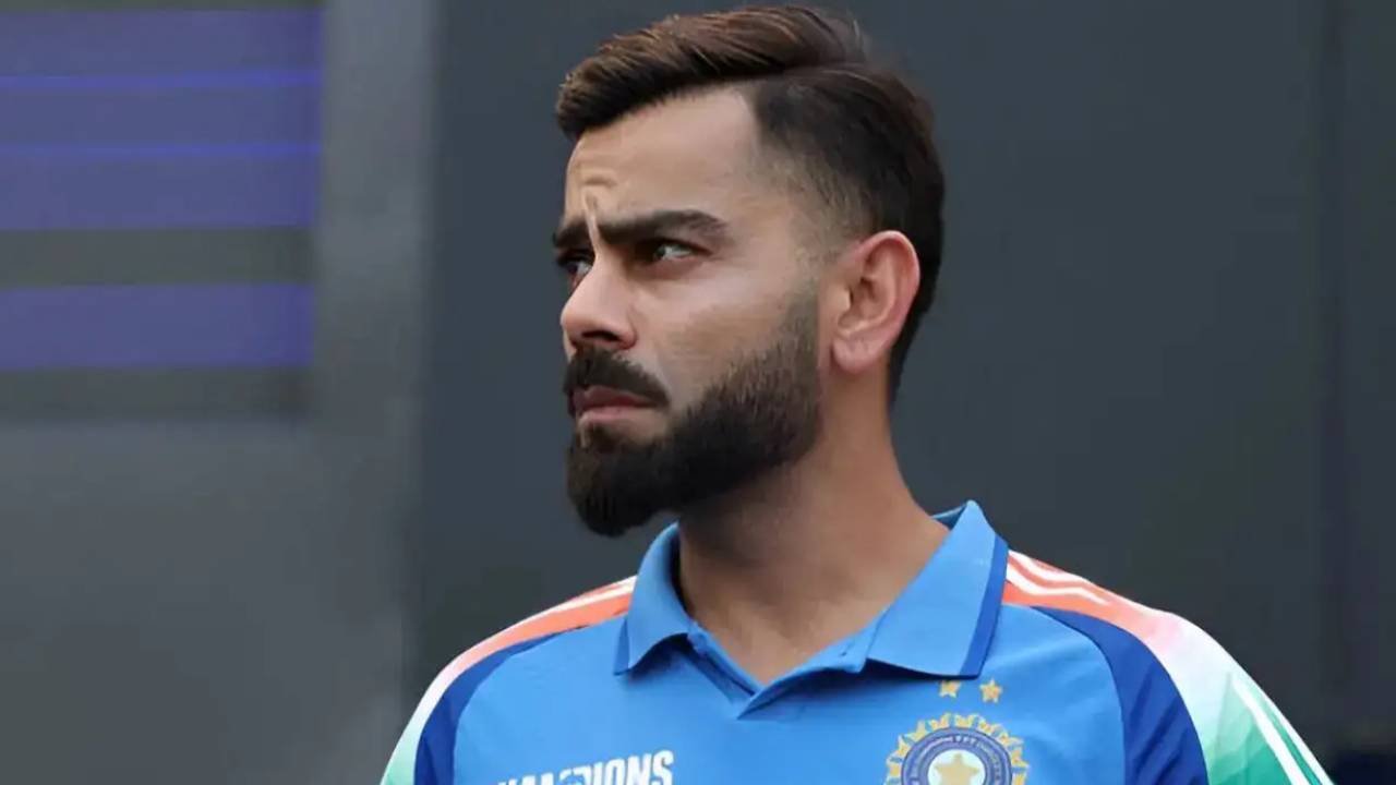 Virat Kohli : ఓవైపు భారత్, పాక్ ఫైనల్ మ్యాచ్.. మరోవైపు సోషల్ మీడియాలో కోహ్లీ మూడు పదాల పోస్ట్.. Virat Kohli : ఓవైపు భారత్, పాక్ ఫైనల్ మ్యాచ్.. మరోవైపు సోషల్ మీడియాలో కోహ్లీ మూడు పదాల పోస్ట్..