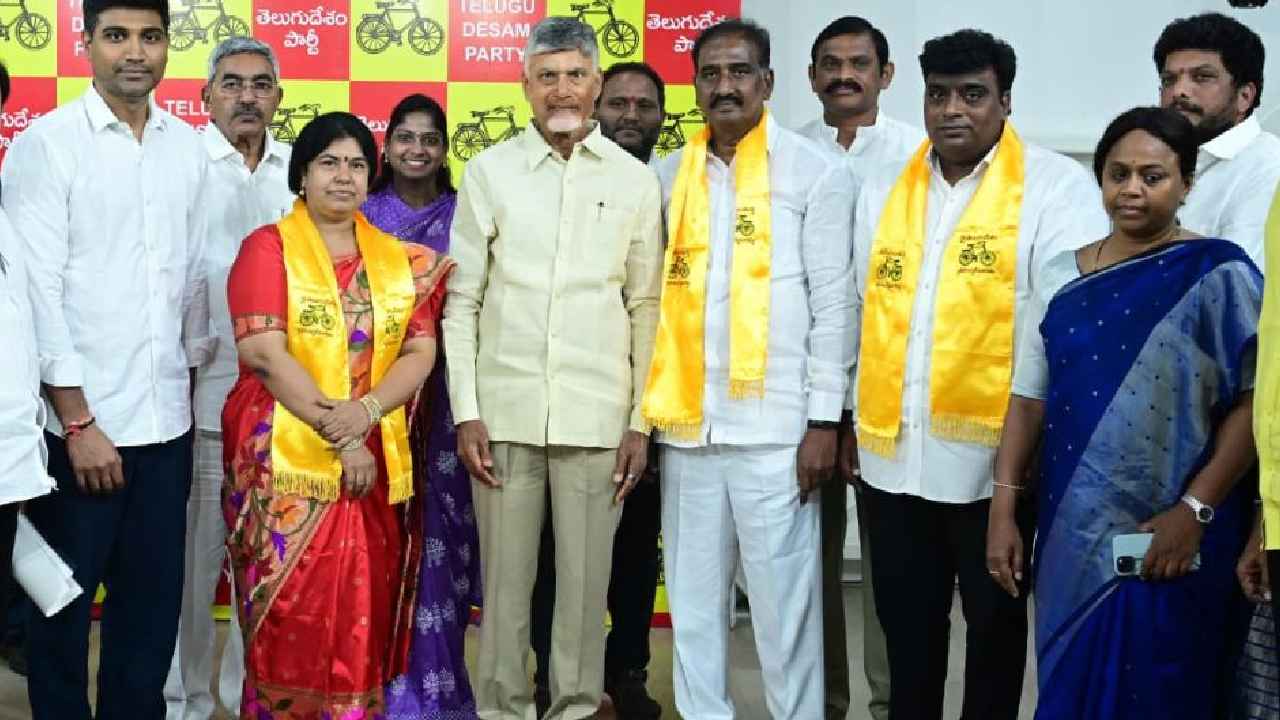 YSRCP MLCs: మండలిలో వైసీపీ బలం తగ్గుతోందా..? కూటమి ప్లానేంటి..? YSRCP MLCs: మండలిలో వైసీపీ బలం తగ్గుతోందా..? కూటమి ప్లానేంటి..?