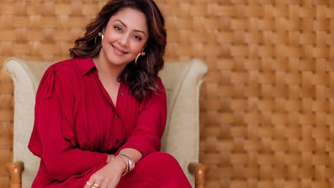 Jyotika : జ్యోతికను తీవ్రంగా ట్రోల్ చేస్తున్న నెటిజన్లు.. సౌత్ స్టార్ అయ్యుండి సౌత్ సినిమాలపై విమర్శలు చేయడంతో.. Jyotika : జ్యోతికను తీవ్రంగా ట్రోల్ చేస్తున్న నెటిజన్లు.. సౌత్ స్టార్ అయ్యుండి సౌత్ సినిమాలపై విమర్శలు చేయడంతో..