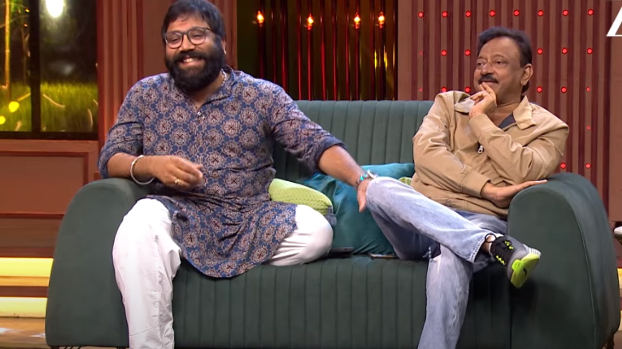 RGV Sandeep Vanga : ఆర్జీవీ, సందీప్ రెడ్డి వంగ ఒకే ప్రోగ్రాంలో.. జగపతి బాబుతో సరదాగా.. ప్రోమో వైరల్.. RGV Sandeep Vanga : ఆర్జీవీ, సందీప్ రెడ్డి వంగ ఒకే ప్రోగ్రాంలో.. జగపతి బాబుతో సరదాగా.. ప్రోమో వైరల్..