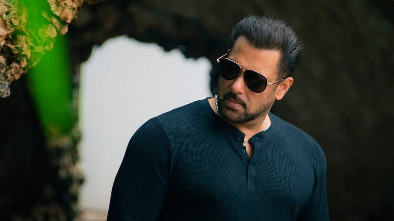 Salman Khan : మళ్ళీ తన వ్యాధి గురించి మాట్లాడిన సల్మాన్ ఖాన్.. పాపం కండల వీరుడు నొప్పితో ఇంకా బాధపడుతూ.. Salman Khan : మళ్ళీ తన వ్యాధి గురించి మాట్లాడిన సల్మాన్ ఖాన్.. పాపం కండల వీరుడు నొప్పితో ఇంకా బాధపడుతూ..