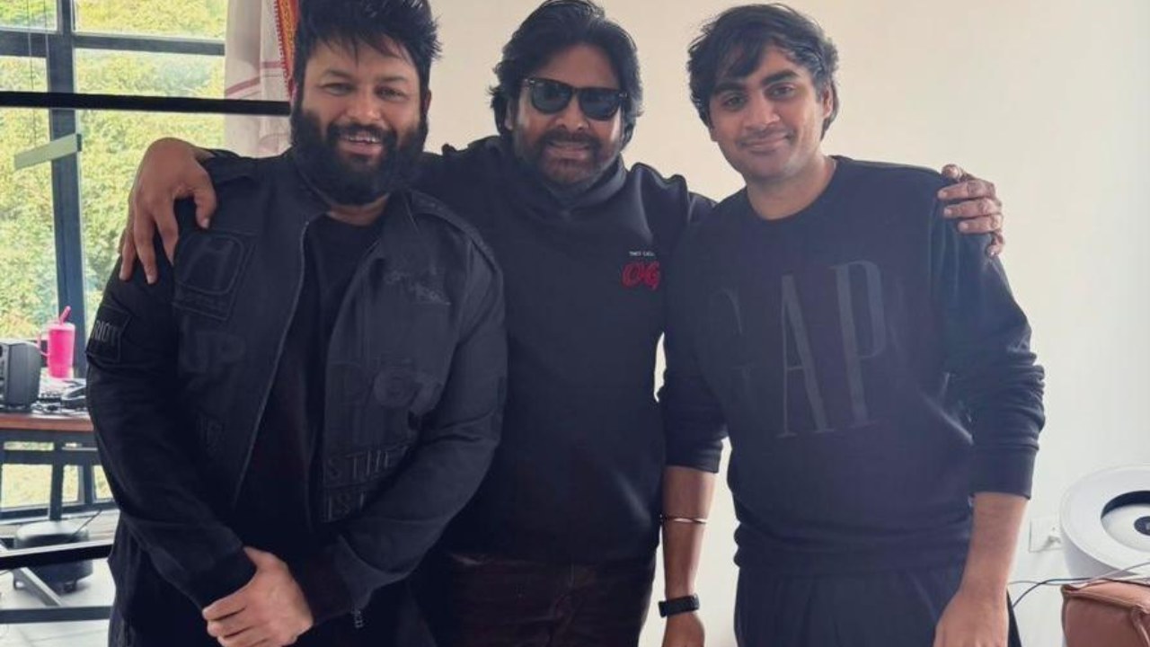 The OG Boys : ‘ది OG బాయ్స్’.. పవర్ స్టార్ తో స్పెషల్ ఫొటో వైరల్.. ఇందులో పవన్ ని గమనించారా..? The OG Boys : ‘ది OG బాయ్స్’.. పవర్ స్టార్ తో స్పెషల్ ఫొటో వైరల్.. ఇందులో పవన్ ని గమనించారా..?
