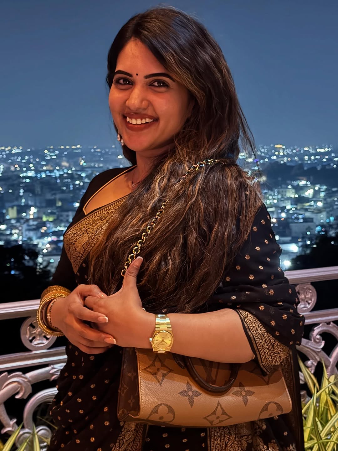 Hot anchor Sravanthi Chokkarapu in Falaknama Palace