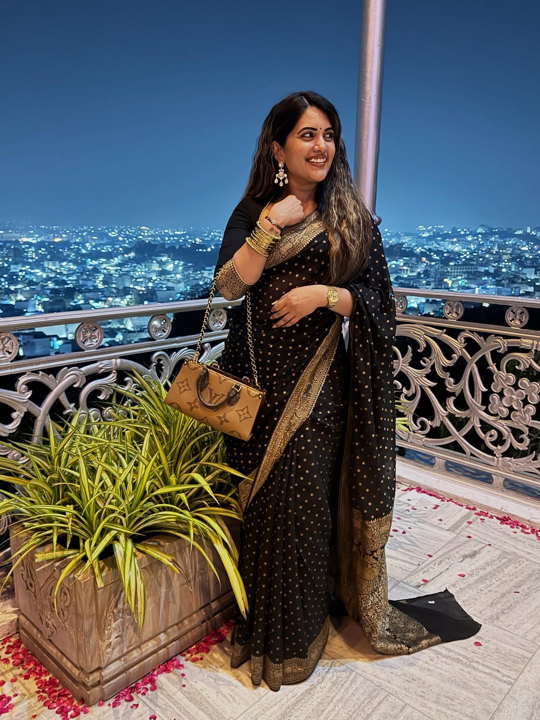 Hot anchor Sravanthi Chokkarapu in Falaknama Palace