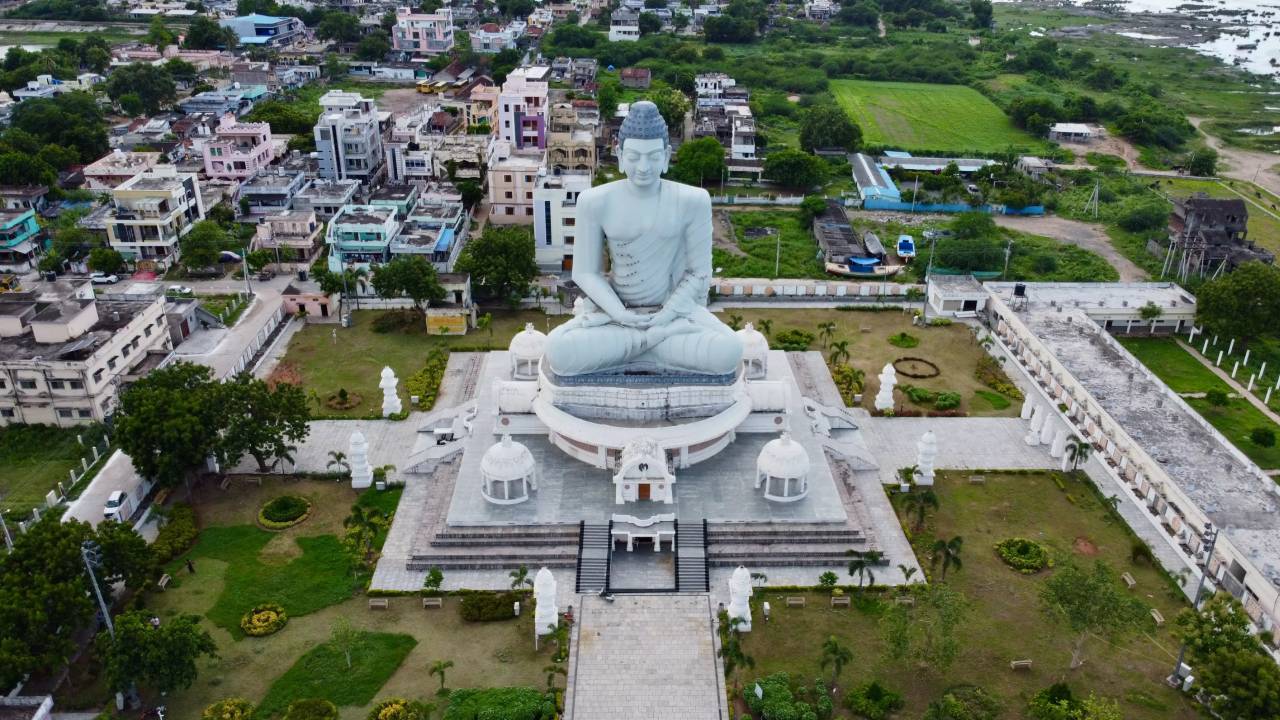 జిల్లాల ఇష్యూస్కు ఎండ్కార్డ్ పడబోతోందా? ఏపీ రాజధాని అమరావతి ఒక కొత్త జిల్లాగా.. జిల్లాల ఇష్యూస్కు ఎండ్కార్డ్ పడబోతోందా? ఏపీ రాజధాని అమరావతి ఒక కొత్త జిల్లాగా..