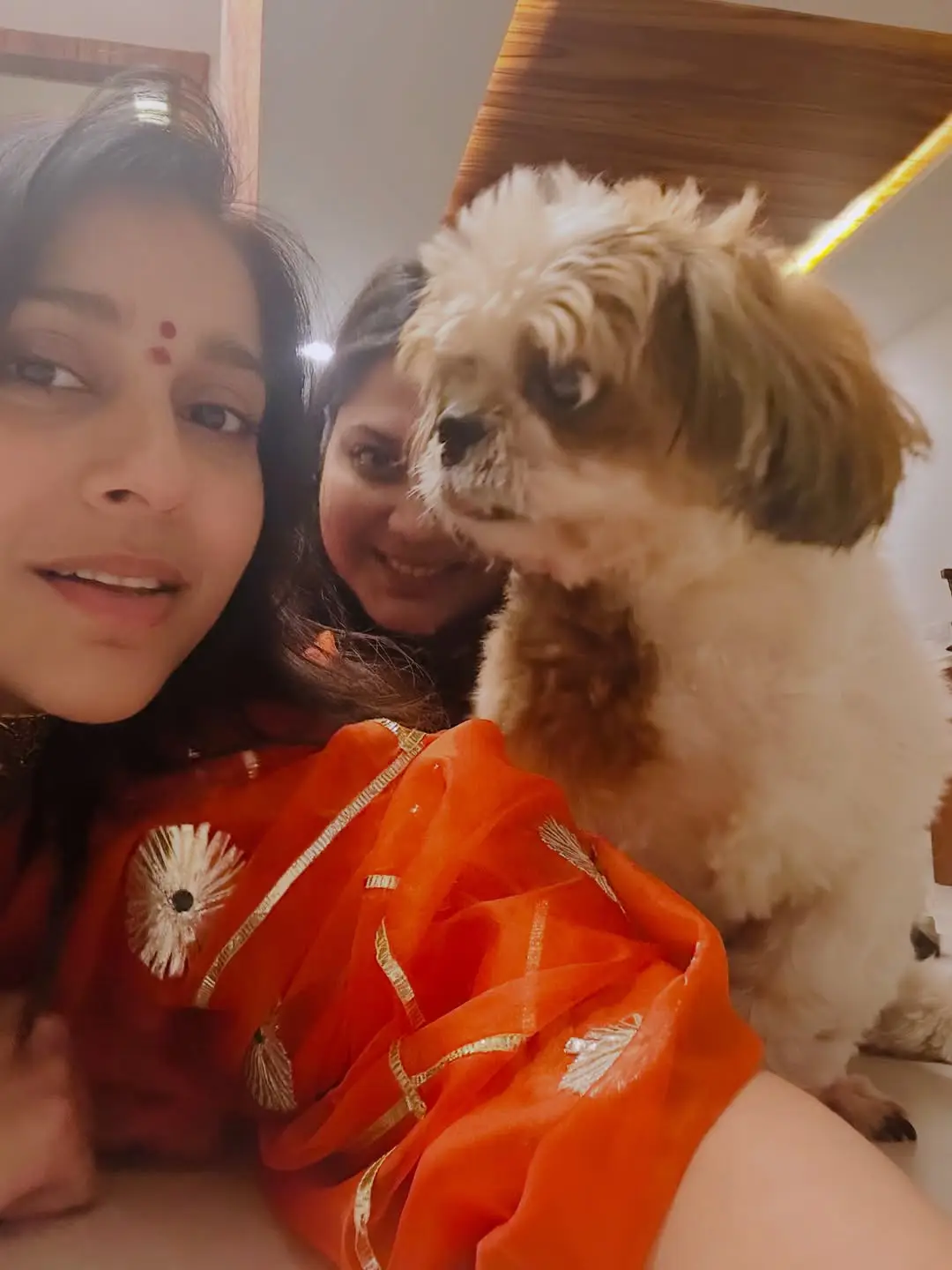 Anchor Rashmi Gautam celebrates Diwali with family