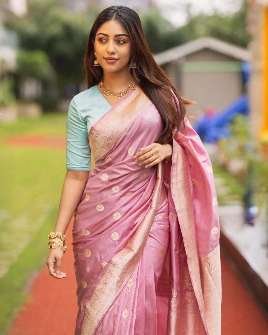 Anu Emmanuel Cute Looks in Saree for Dussehra