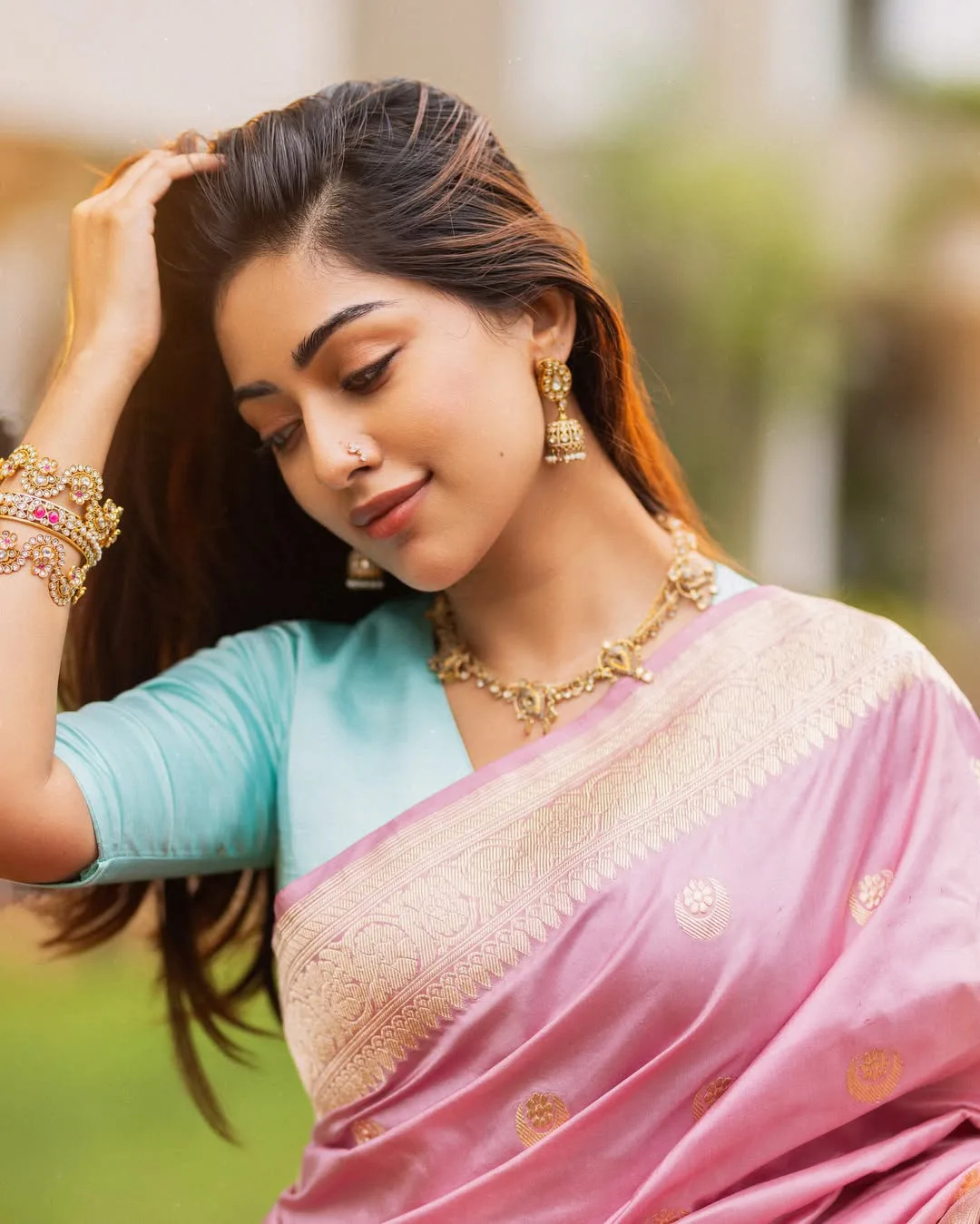 Anu Emmanuel Cute Looks in Saree for Dussehra