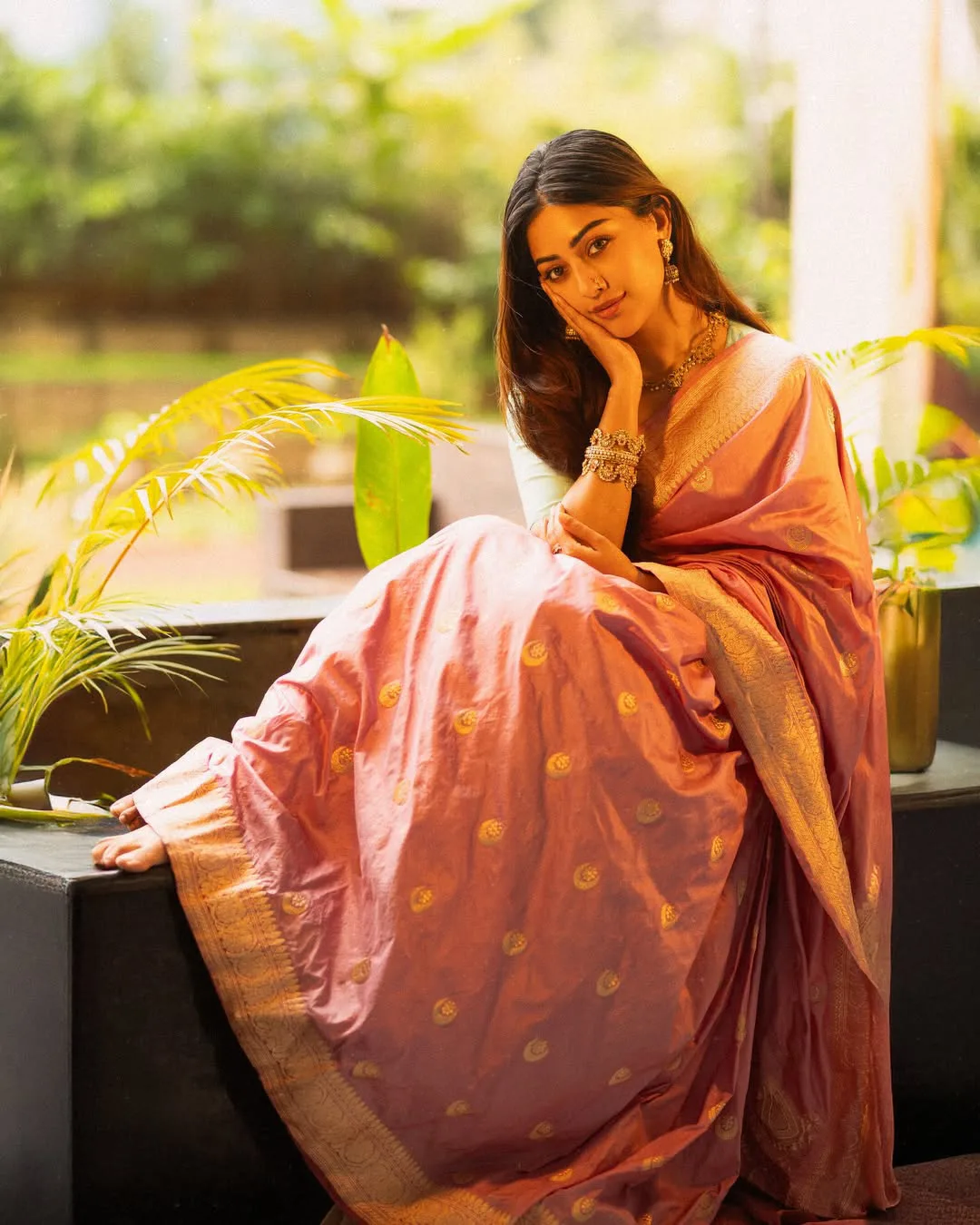 Anu Emmanuel Cute Looks in Saree for Dussehra