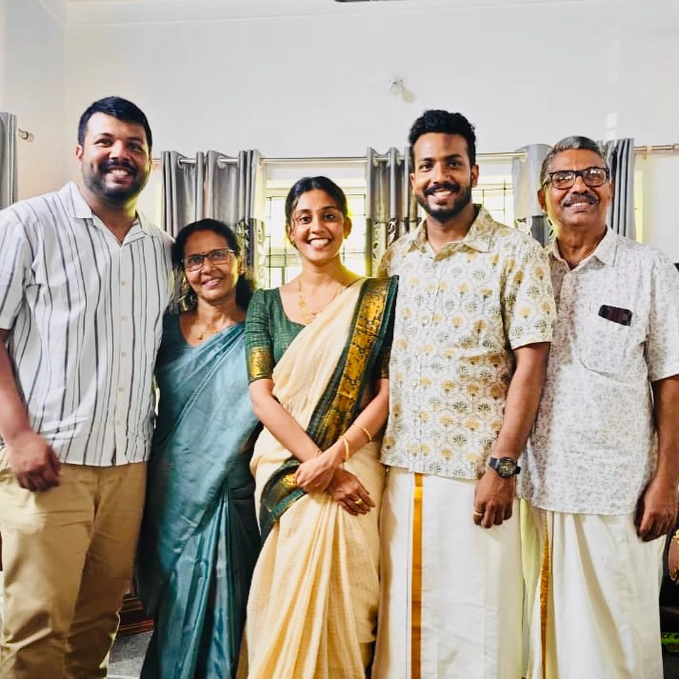 Singer Arya Dhayal Simple Register Marriage with her Lover