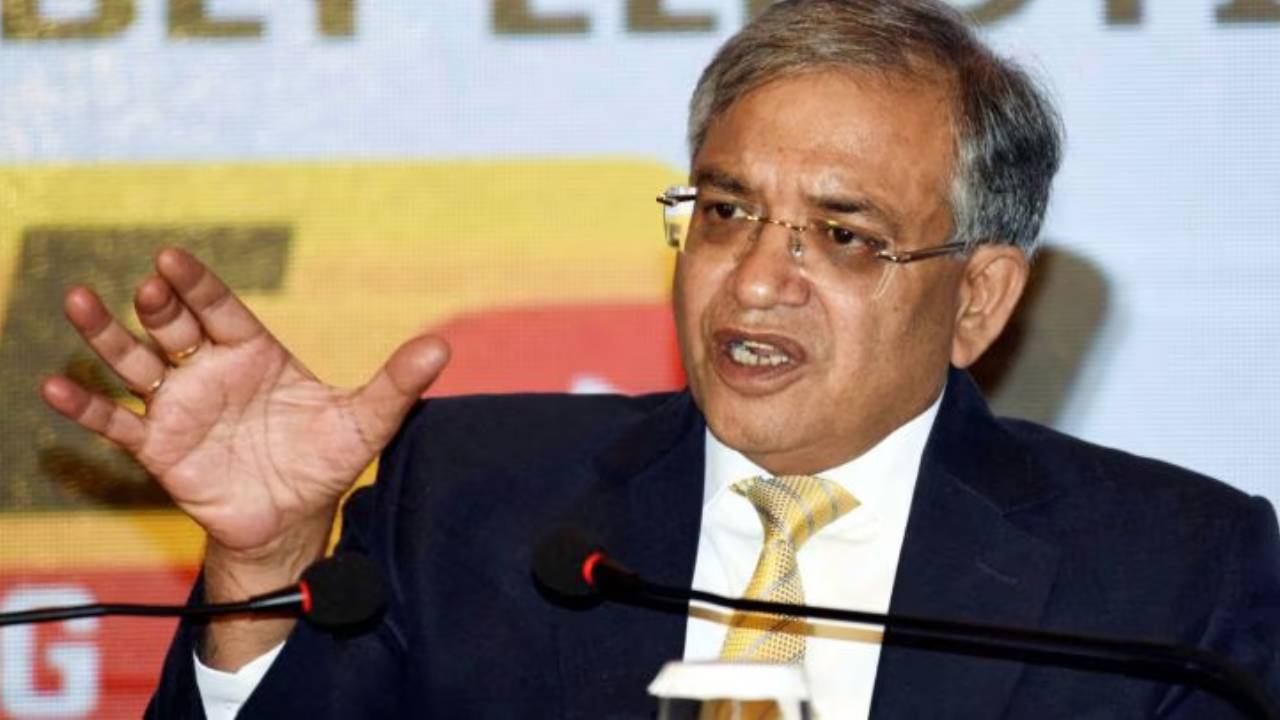 Bihar Assembly Elections 2025: బీహార్ అసెంబ్లీ ఎన్నికలకు మోగిన నగారా.. రెండు విడతల్లో పోలింగ్.. తేదీలు ఇవే.. ఫలితాలు ఎప్పుడంటే.. Bihar Assembly Elections 2025: బీహార్ అసెంబ్లీ ఎన్నికలకు మోగిన నగారా.. రెండు విడతల్లో పోలింగ్.. తేదీలు ఇవే.. ఫలితాలు ఎప్పుడంటే..