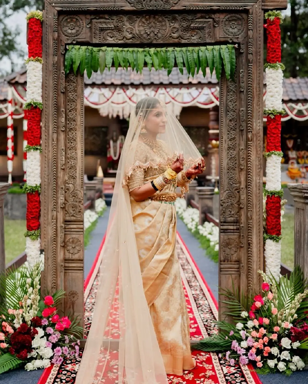 Cameraman Bhuvan Gowda wedding photos are going viral on social media.