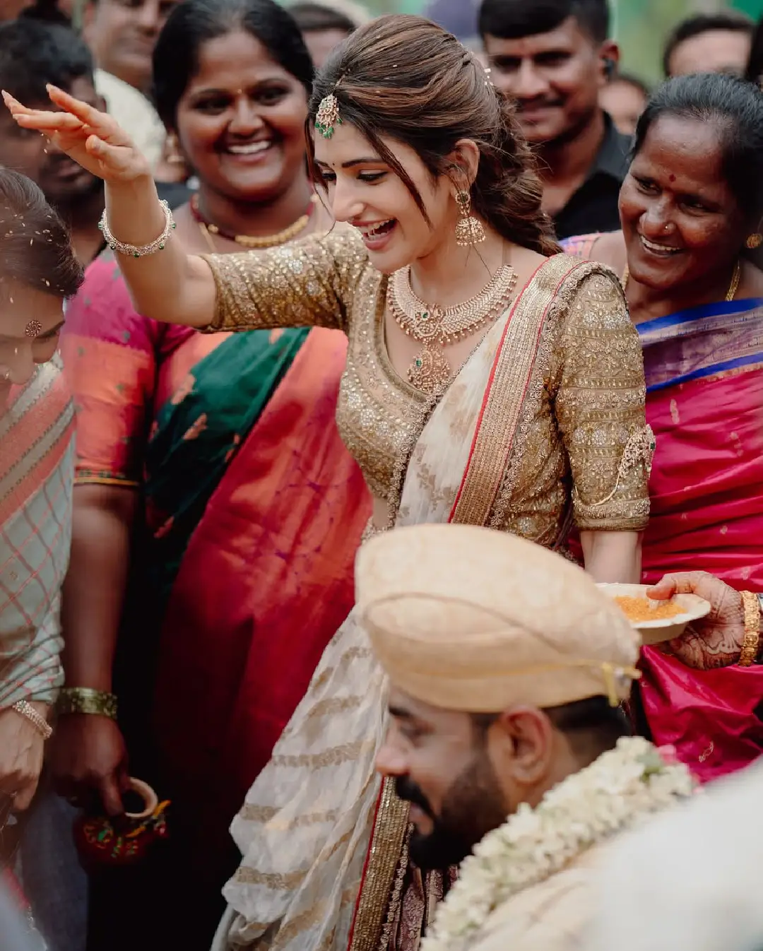 Cameraman Bhuvan Gowda wedding photos are going viral on social media.