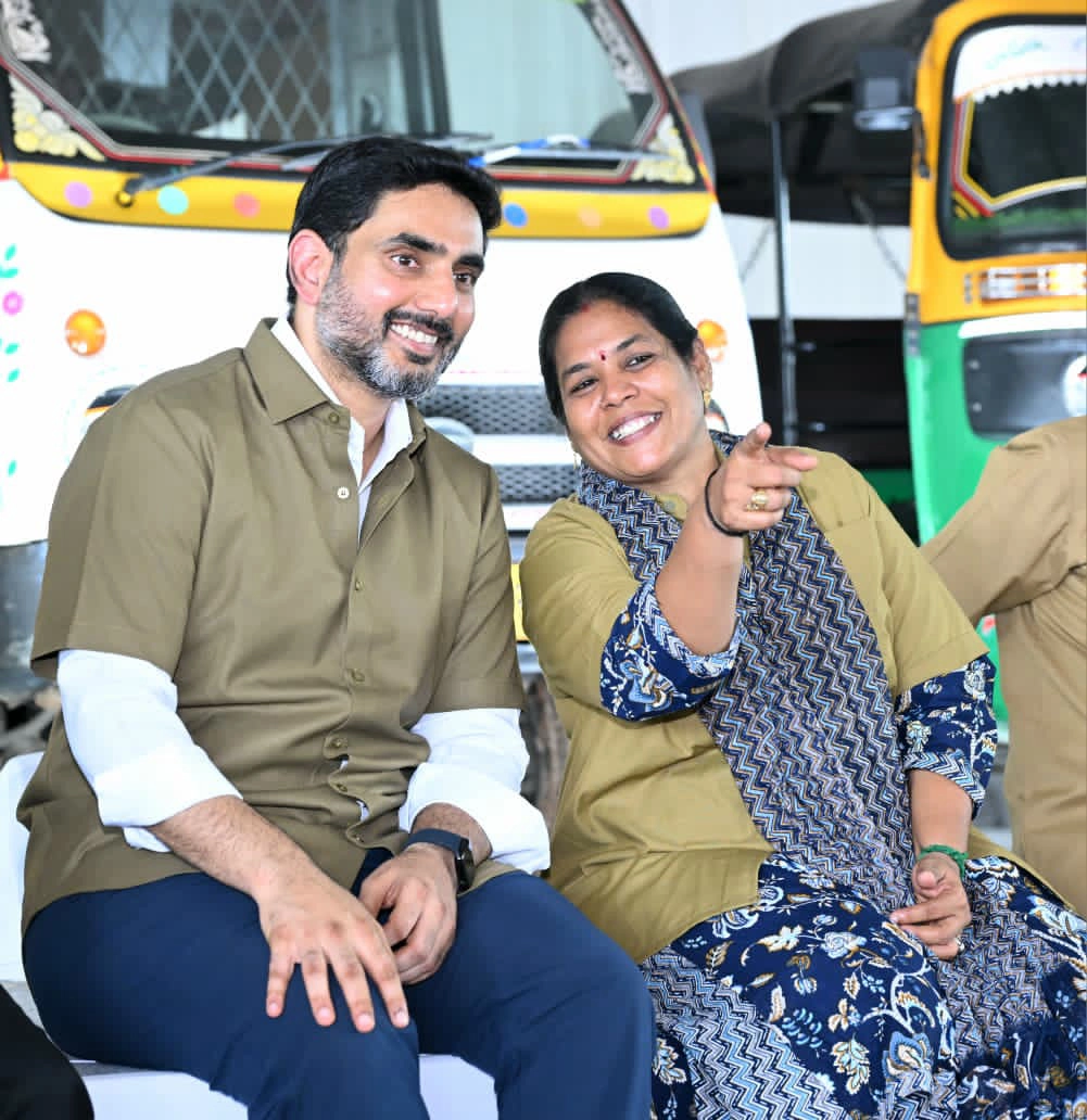 Chandrababu Pawan Kalyan Lokesh Wearing Auto Drivers Shirt