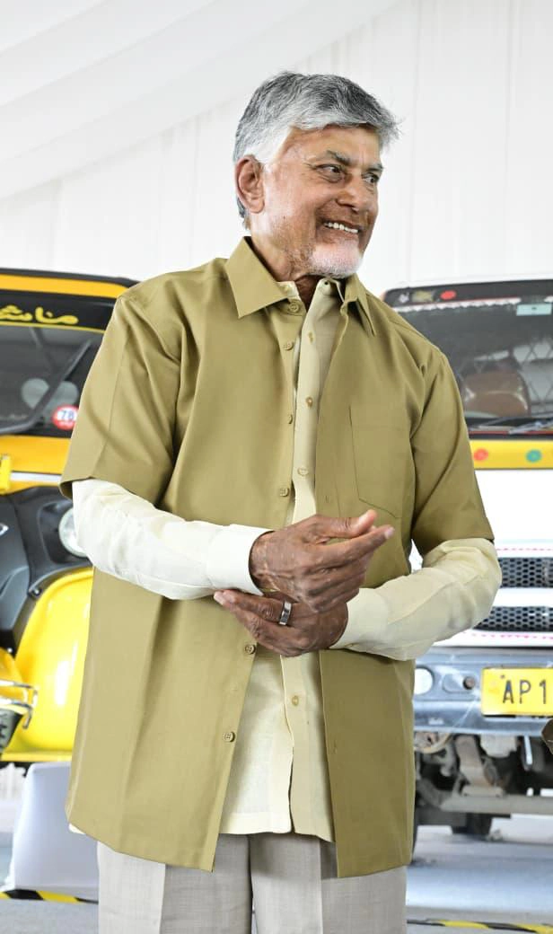 Chandrababu Pawan Kalyan Lokesh Wearing Auto Drivers Shirt