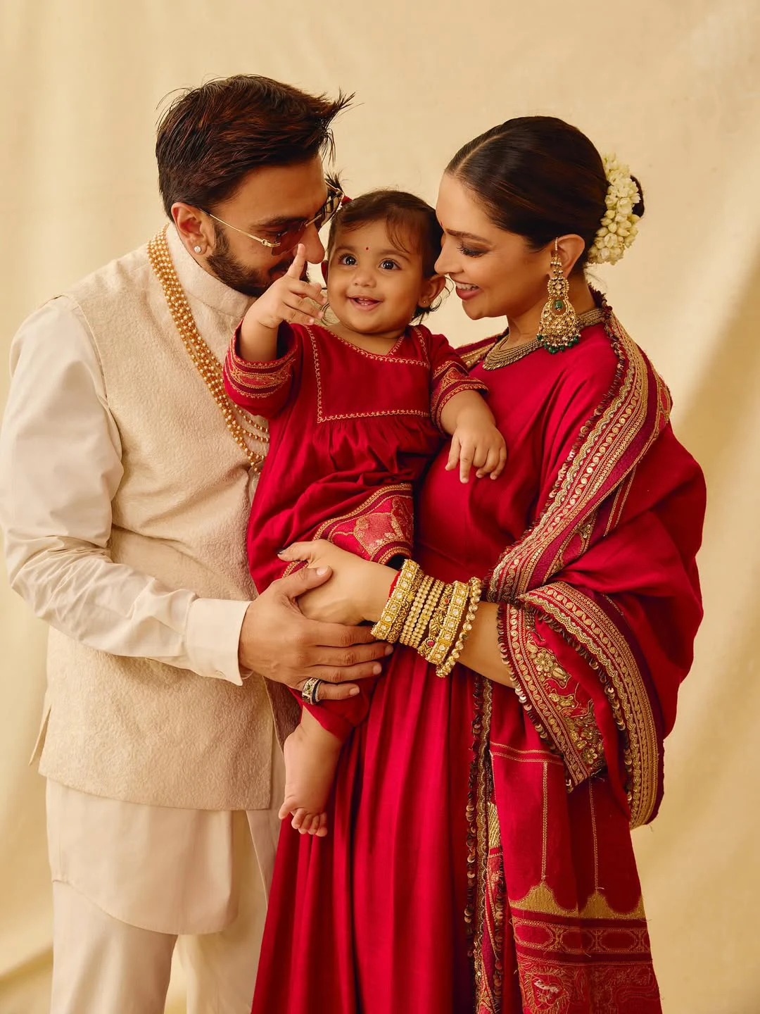 Deepika Padukone Ranveer Singh Shares their Daughter Cute Photos