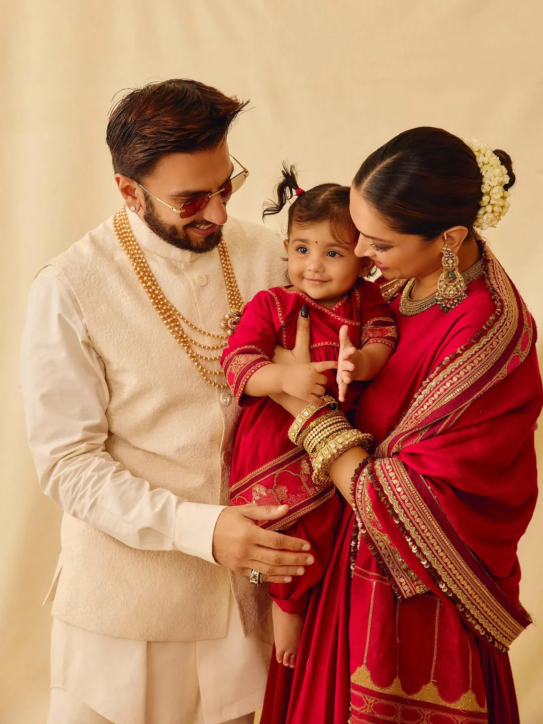 Deepika Padukone Ranveer Singh Shares their Daughter Cute Photos