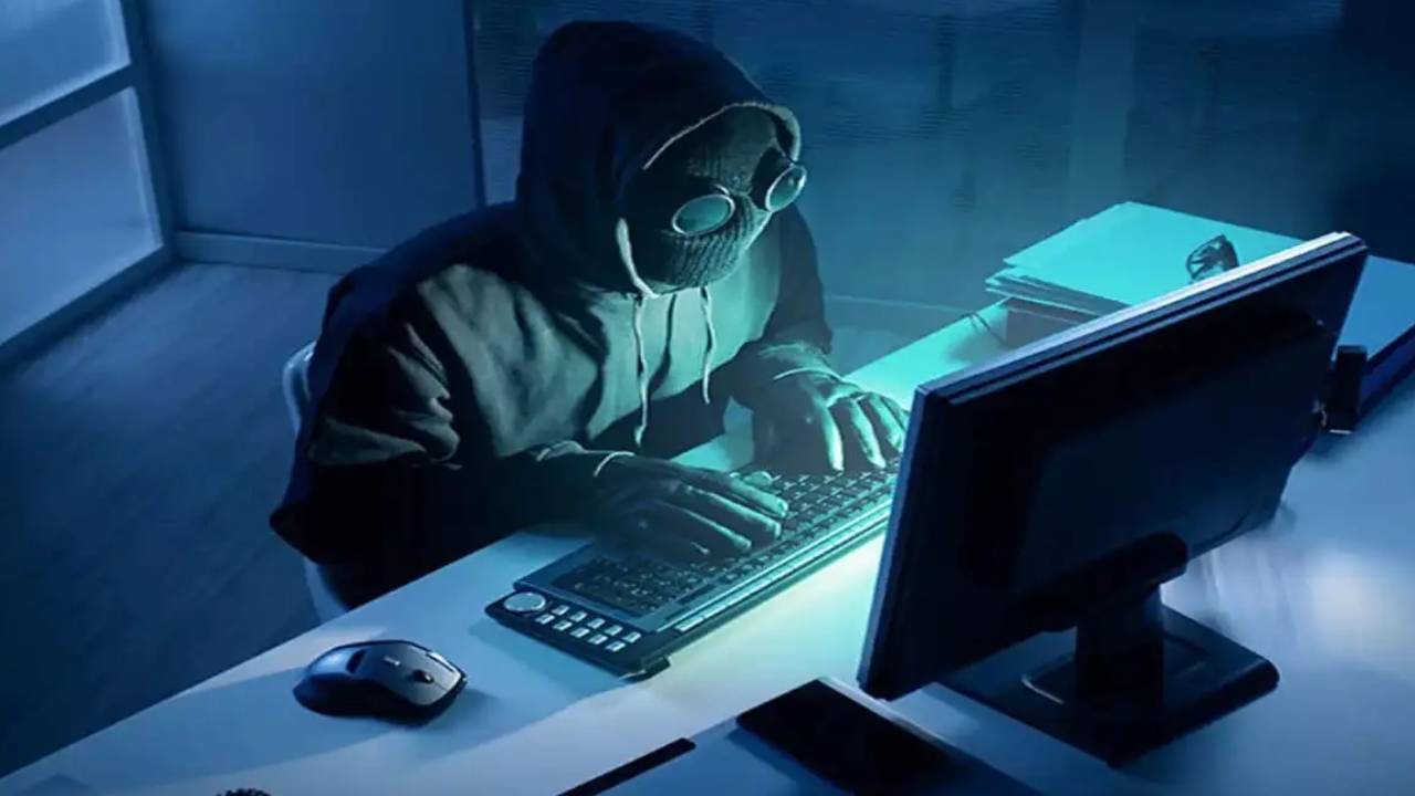 Digital Arrest Scam : వార్నీ.. ఎమ్మెల్యేనే బురిడీ కొట్టించారు.. కోటికిపైగా కొట్టేశారు.. ముగ్గురు అనుమానితులు అరెస్ట్.. Digital Arrest Scam : వార్నీ.. ఎమ్మెల్యేనే బురిడీ కొట్టించారు.. కోటికిపైగా కొట్టేశారు.. ముగ్గురు అనుమానితులు అరెస్ట్..
