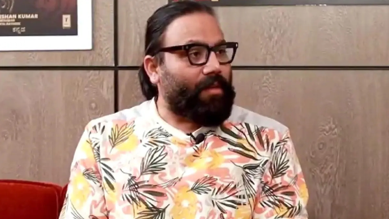 Sandeep Reddy Vanga: అమ్మాయి వెంటపడ్డ సందీప్.. సైకిల్ మీద సర్కస్ ఫీట్లు.. అంతా చేస్తే చివరికి పాపం.. Sandeep Reddy Vanga: అమ్మాయి వెంటపడ్డ సందీప్.. సైకిల్ మీద సర్కస్ ఫీట్లు.. అంతా చేస్తే చివరికి పాపం..