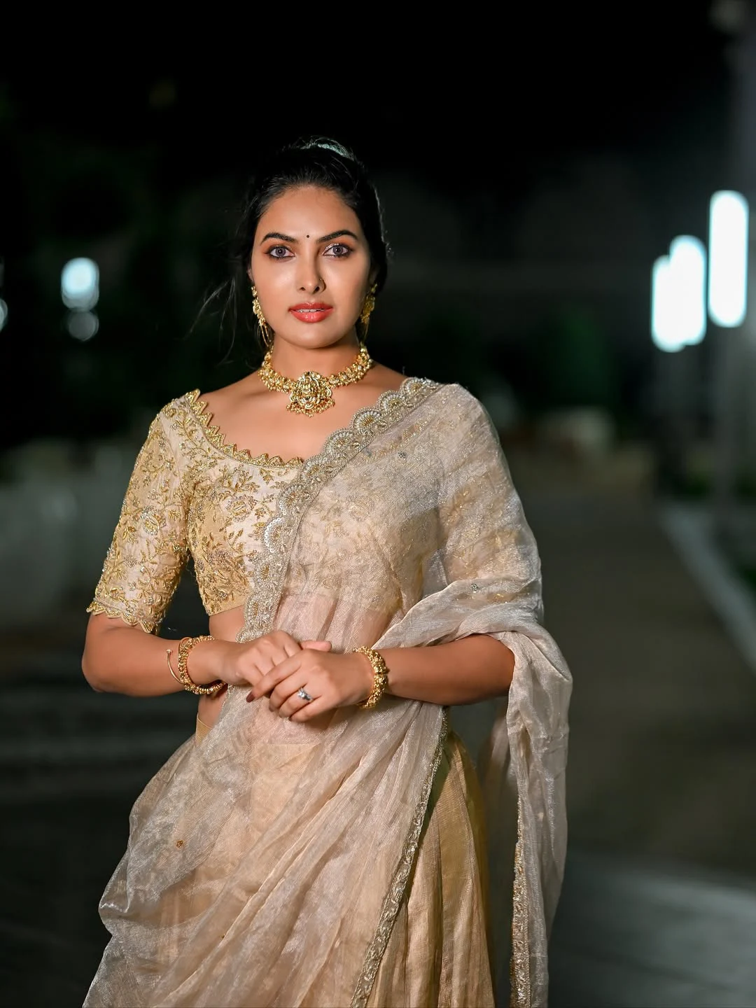 Divi Vadthya Shines in Diwali Traditional Dress