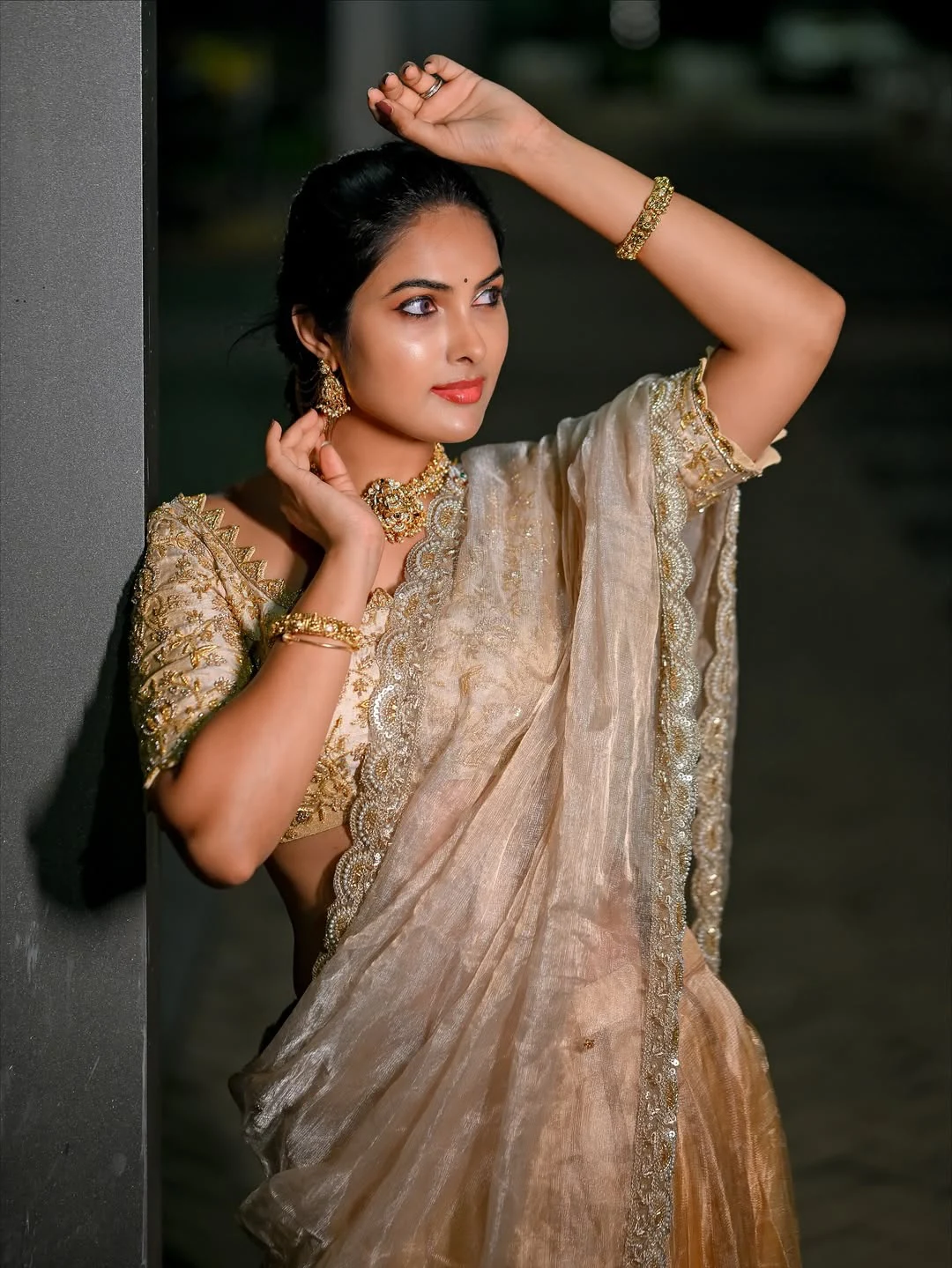 Divi Vadthya Shines in Diwali Traditional Dress