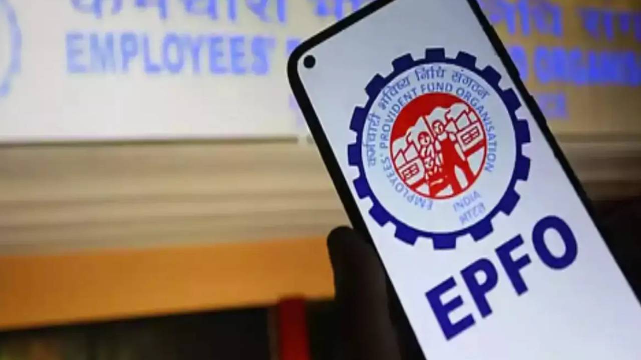 EPFO : పీఎఫ్ ఖాతాదారులకు భారీ శుభవార్త.. నిబంధనలు మారాయ్.. ఇక 100శాతం విత్ డ్రా చేసుకోవచ్చు.. EPFO : పీఎఫ్ ఖాతాదారులకు భారీ శుభవార్త.. నిబంధనలు మారాయ్.. ఇక 100శాతం విత్ డ్రా చేసుకోవచ్చు..