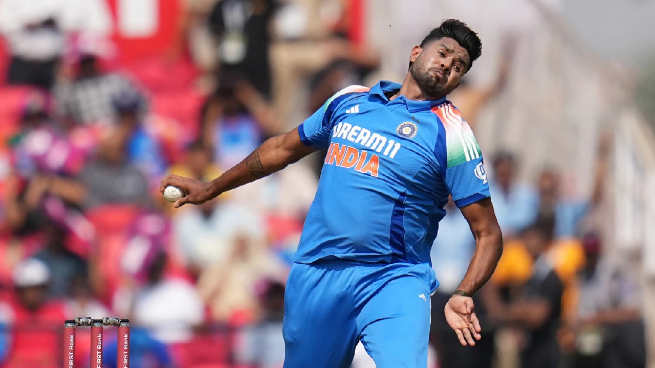 IND vs AUS : అతడిని ఎందుకు దాస్తున్నారు.. ఎక్స్పోజ్ చేయండి.. బుమ్రా లేనప్పుడైనా.. IND vs AUS : అతడిని ఎందుకు దాస్తున్నారు.. ఎక్స్పోజ్ చేయండి.. బుమ్రా లేనప్పుడైనా..
