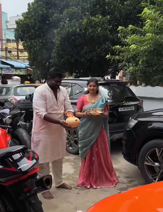 Comedian Viva Harsha Dasara Special Pooja To Vehicles with Wife