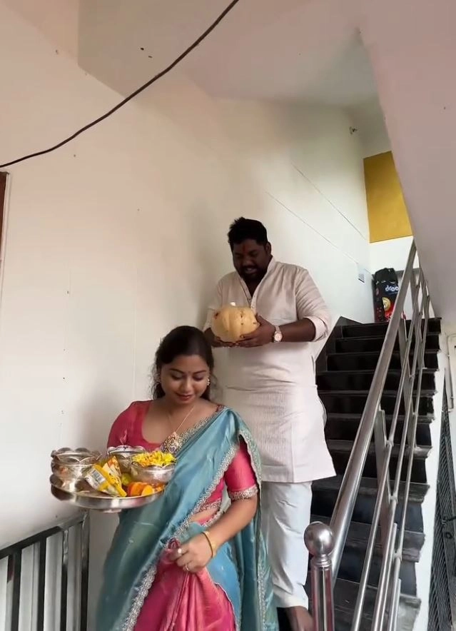 Comedian Viva Harsha Dasara Special Pooja To Vehicles with Wife