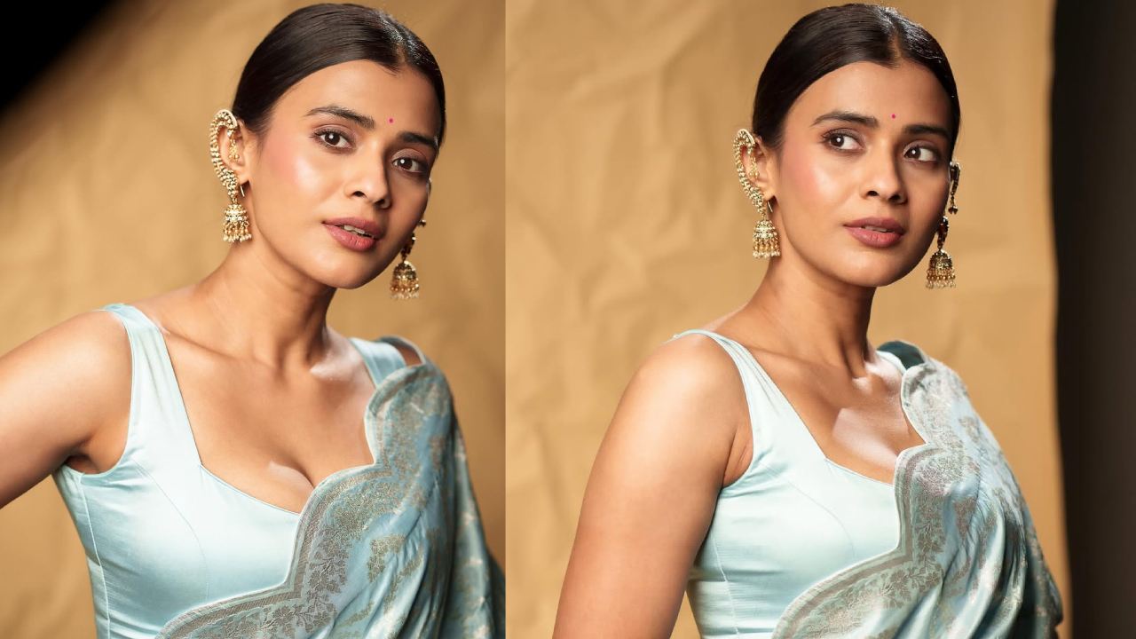 Hebah Patel: బ్లూ శారీలో హెబ్బా.. అందంతో చంపేస్తోందబ్బా..