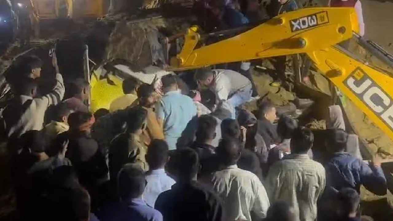 Himachal Bus Incident: ఘోర ప్రమాదం.. బస్సులోని 18 మంది ప్రయాణికులు మృతి.. Himachal Bus Incident: ఘోర ప్రమాదం.. బస్సులోని 18 మంది ప్రయాణికులు మృతి..