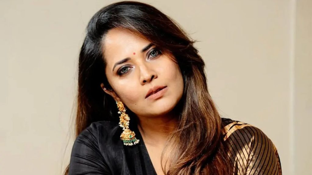 Hot anchor Anasuya makes crazy comments on Ram Charan