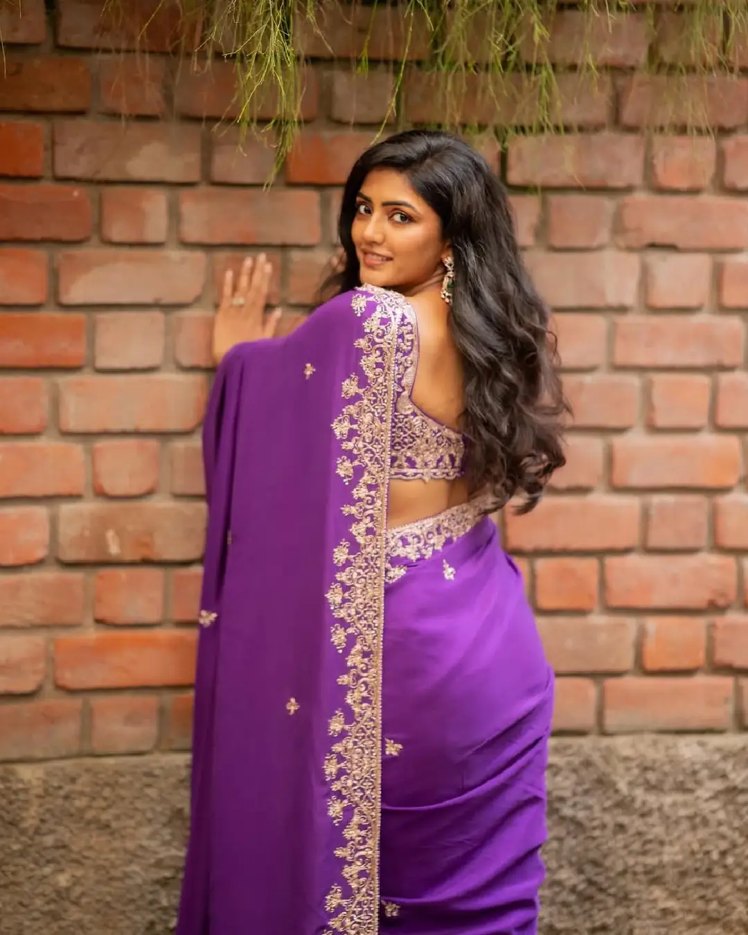 Hot beauty Eesha Rebba latest photos are going viral on social media. (1)