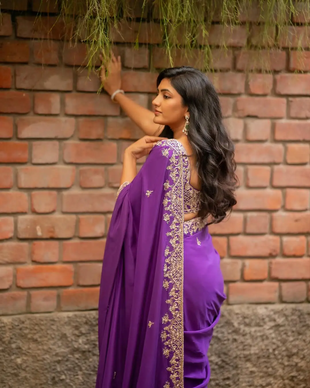 Hot beauty Eesha Rebba latest photos are going viral on social media. (1)