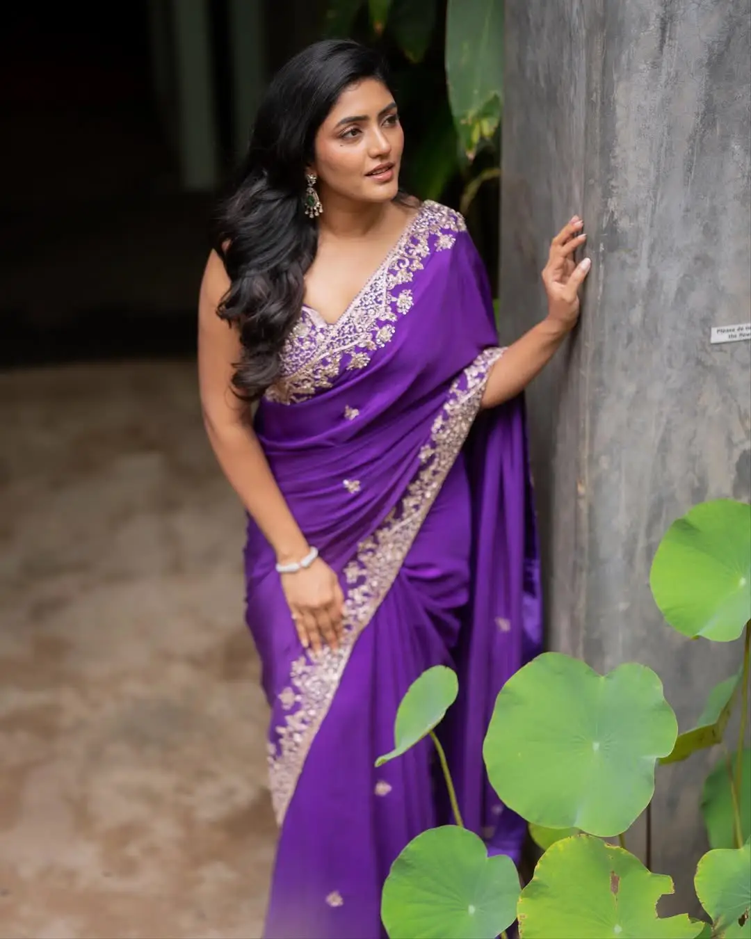 Hot beauty Eesha Rebba latest photos are going viral on social media. (1)