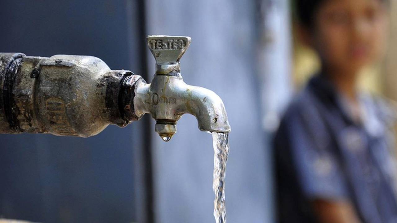 Hyderabad : హైదరాబాద్ ప్రజలకు బిగ్ అలర్ట్.. ఈ ప్రాంతాల్లో 36గంటలు తాగునీరు బంద్.. ఎందుకంటే.. Hyderabad : హైదరాబాద్ ప్రజలకు బిగ్ అలర్ట్.. ఈ ప్రాంతాల్లో 36గంటలు తాగునీరు బంద్.. ఎందుకంటే..