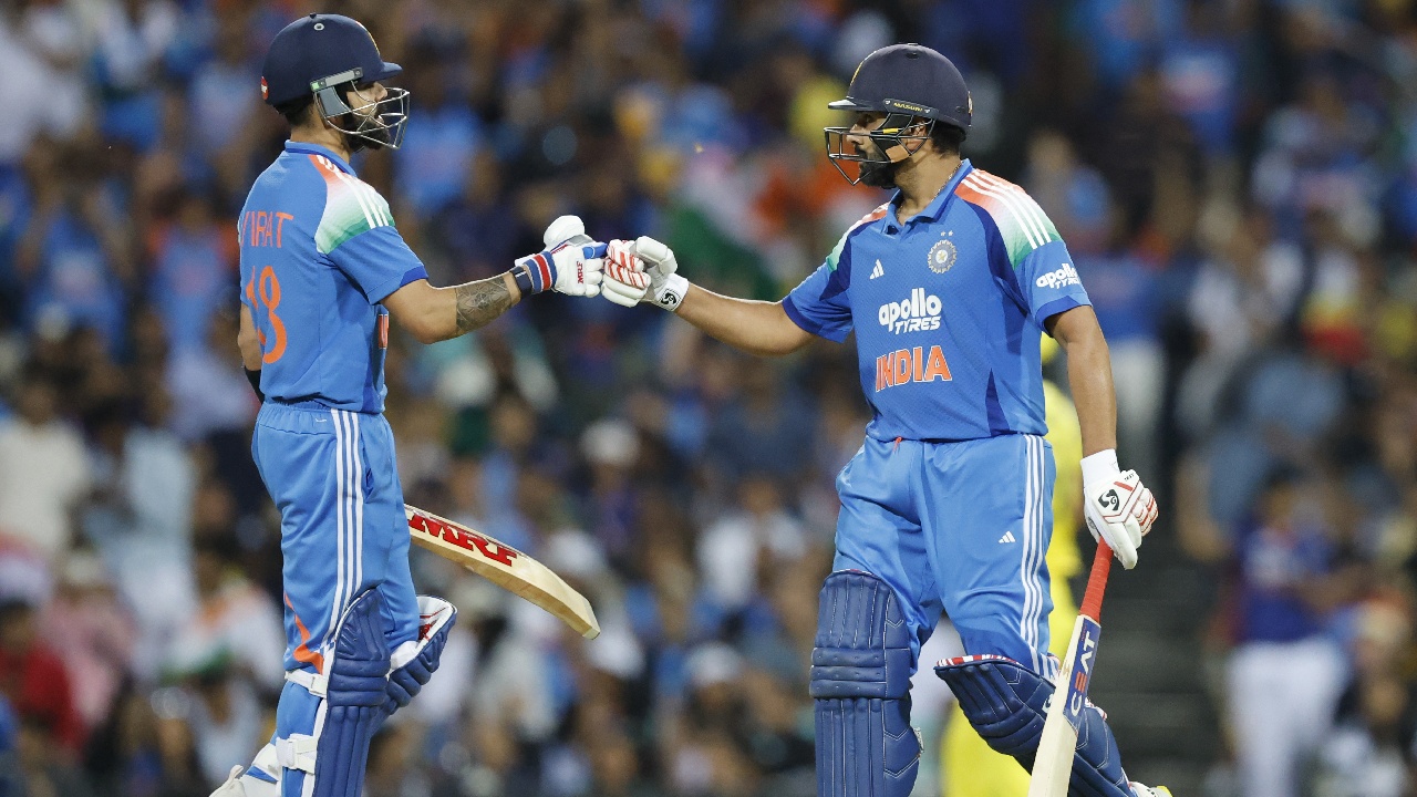 IND vs AUS : శతక్కొట్టిన రోహిత్ శర్మ, కోహ్లీ హాఫ్ సెంచరీ.. మూడో వన్డేలో ఆసీస్ పై భారత్ ఘన విజయం.. IND vs AUS : శతక్కొట్టిన రోహిత్ శర్మ, కోహ్లీ హాఫ్ సెంచరీ.. మూడో వన్డేలో ఆసీస్ పై భారత్ ఘన విజయం..