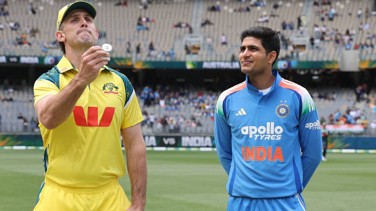 IND vs AUS : భారత్తో తొలి వన్డే.. టాస్ గెలిచిన ఆస్ట్రేలియా.. ఫస్ట్ బ్యాటింగ్ మనదే.. కుల్దీప్కు నో చాన్స్.. టీమిండియా తుది జట్టు ఇదే.. IND vs AUS : భారత్తో తొలి వన్డే.. టాస్ గెలిచిన ఆస్ట్రేలియా.. ఫస్ట్ బ్యాటింగ్ మనదే.. కుల్దీప్కు నో చాన్స్.. టీమిండియా తుది జట్టు ఇదే..