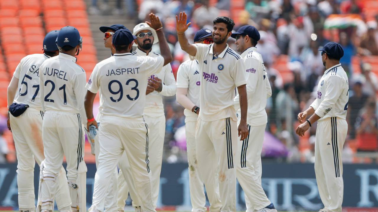 IND vs WI : తొలి టెస్టులో వెస్టిండీస్ పై భారత్ ఘన విజయం.. ఇన్నింగ్స్ 140 పరుగుల తేడాతో.. IND vs WI : తొలి టెస్టులో వెస్టిండీస్ పై భారత్ ఘన విజయం.. ఇన్నింగ్స్ 140 పరుగుల తేడాతో..