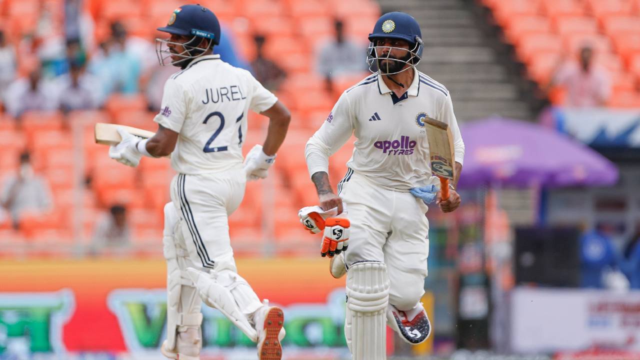 IND vs WI : ముగిసిన రెండో రోజు ఆట.. శతకాలతో చెలరేగిన కేఎల్ రాహుల్, జురెల్, జడేజా.. 286 పరుగుల ఆధిక్యంలో భారత్.. IND vs WI : ముగిసిన రెండో రోజు ఆట.. శతకాలతో చెలరేగిన కేఎల్ రాహుల్, జురెల్, జడేజా.. 286 పరుగుల ఆధిక్యంలో భారత్..