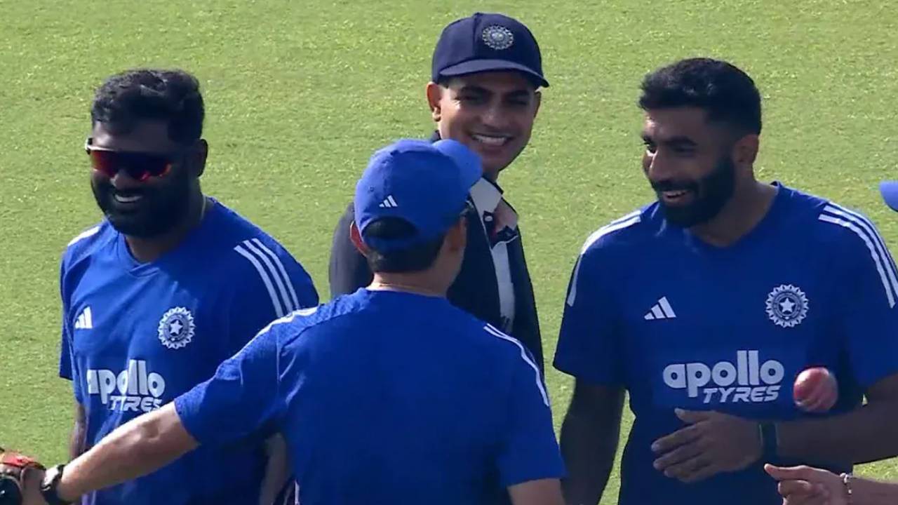 Shubman Gill : నువ్వు టాస్ గెలిచావురా.. శుభ్మన్ గిల్ను ఆటపట్టించిన టీమ్ఇండియా ఆటగాళ్లు.. వీడియో వైరల్.. Shubman Gill : నువ్వు టాస్ గెలిచావురా.. శుభ్మన్ గిల్ను ఆటపట్టించిన టీమ్ఇండియా ఆటగాళ్లు.. వీడియో వైరల్..
