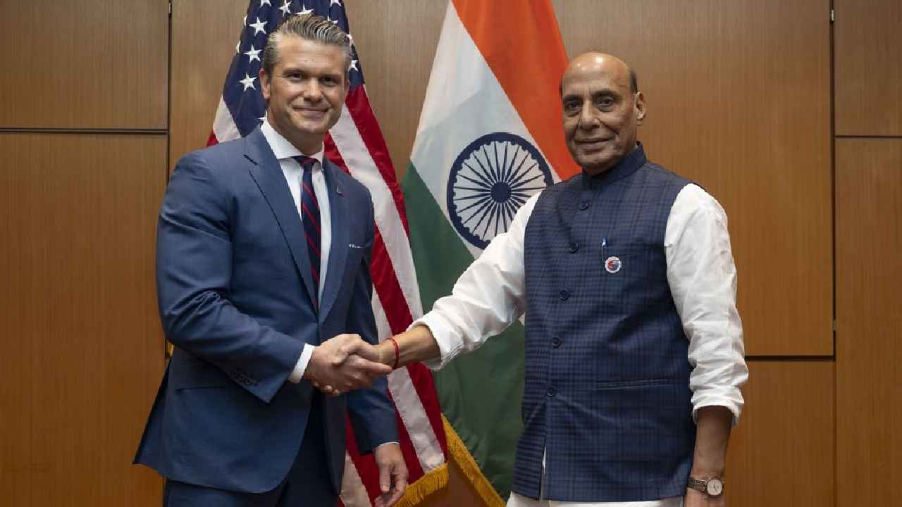 India US Agreement: భారత్, అమెరికా మధ్య డిఫెన్స్ సెక్టార్ లో కీలక ఒప్పందం.. పదేళ్ల పాటు.. India US Agreement: భారత్, అమెరికా మధ్య డిఫెన్స్ సెక్టార్ లో కీలక ఒప్పందం.. పదేళ్ల పాటు..