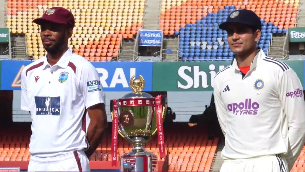 India Vs West Indies : వెస్టిండీస్తో తొలి టెస్టు.. టాస్ ఓడిన ఇండియా.. తుది జట్టులో తెలుగు కుర్రాడికి చాన్స్.. 11మంది ప్లేయర్లు వీరే.. ఆ ఇద్దరు ఫాస్ట్ బౌలర్లు కూడా.. India Vs West Indies : వెస్టిండీస్తో తొలి టెస్టు.. టాస్ ఓడిన ఇండియా.. తుది జట్టులో తెలుగు కుర్రాడికి చాన్స్.. 11మంది ప్లేయర్లు వీరే.. ఆ ఇద్దరు ఫాస్ట్ బౌలర్లు కూడా..